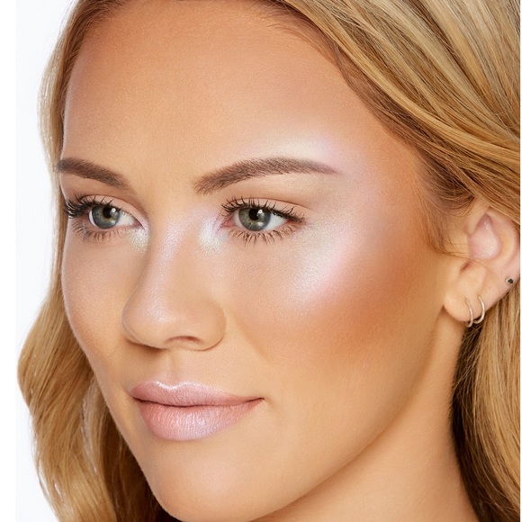 Too Faced Diamond Light Highlighter - Picture 5 of 11
